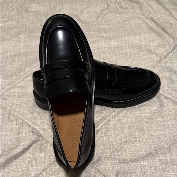 Madewell Women's Classic Black Leather Loafers - Picture 4 of 4